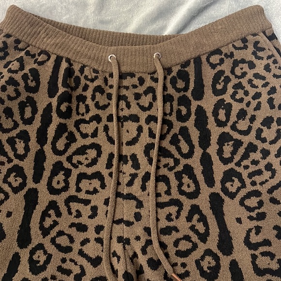 Ser.o.ya Gunner Short in Cheetah Jaquard - Picture 4 of 7